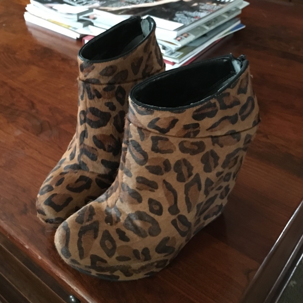 LAST CHANCE❗️Rachel Roy Cheetah Wedges